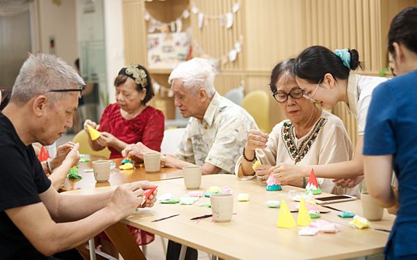 'Ba lại làm khổ con nữa rồi, ba lớn mà làm khổ con hoài'...