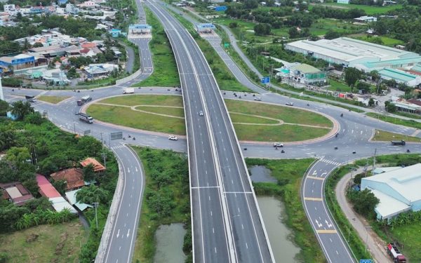 Ba lối từ miền Tây vào cao tốc Bến Lức - Long Thành