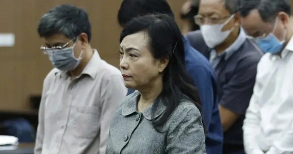 Bà Nguyễn Thị Kim Tiến nằm viện điều trị, không thể đến tòa
