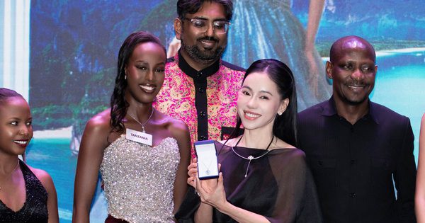 'Bà trùm hoa hậu' Kim Dung chi 10.000 USD tại phiên đấu giá Miss World