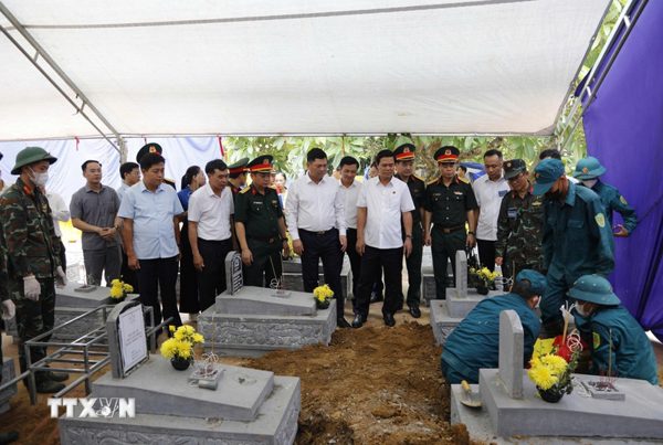 Bắc Ninh kiểm tra công tác lấy mẫu hài cốt liệt sỹ tại các nghĩa trang