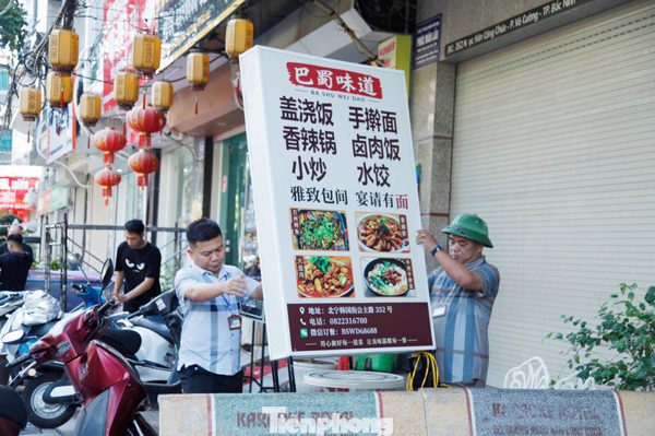 Bắc Ninh mở cao điểm xử lý biển quảng cáo chữ nước ngoài vi phạm