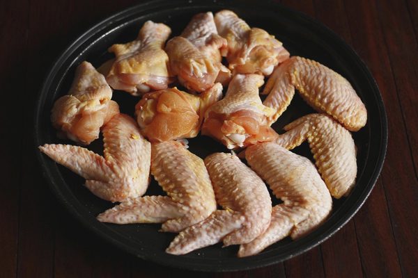 Bác sĩ chỉ 2 sai lầm khi ăn thịt gà có thể gây hại