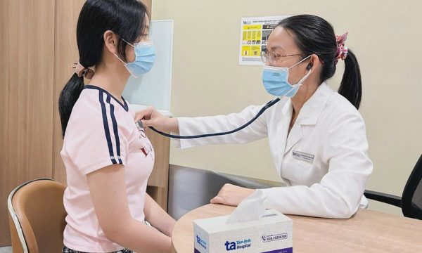 Bác sĩ chỉ cách giúp trẻ ngủ, thức dậy đúng giờ đi học