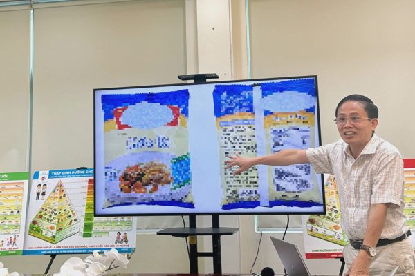 Bác sĩ dinh dưỡng bất ngờ với món “cháo gà” mẹ cho trẻ ăn