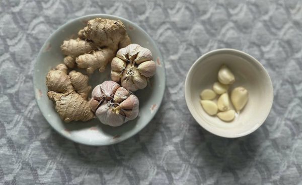 Bác sĩ gợi ý 5 thực phẩm 'vàng' tăng miễn dịch người cao tuổi