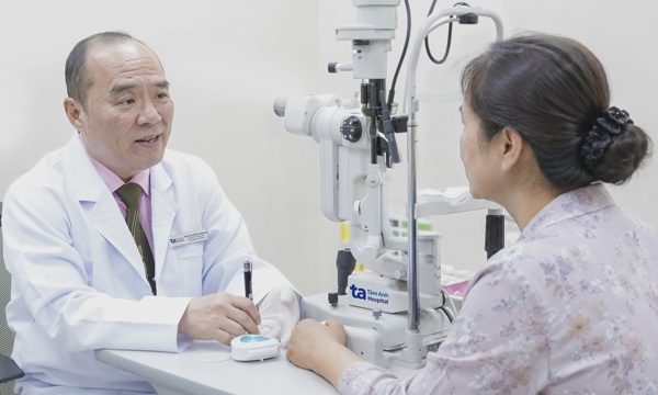 Bác sĩ hướng dẫn cách giảm co giật mi mắt
