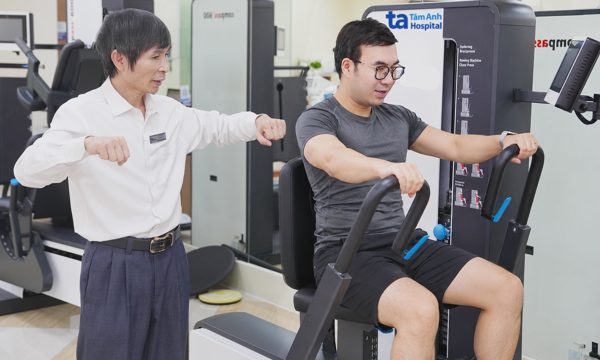 Bác sĩ hướng dẫn cách giảm đau cơ sau tập gym