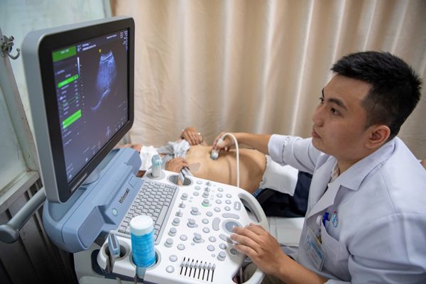 Bác sĩ luân phiên về trạm y tế TPHCM có thể được hỗ trợ tới 30 triệu đồng/tháng