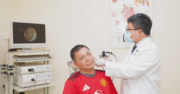 Bác sĩ: Nghe kém, chóng mặt, ù tai, đừng chỉ quy cho tuổi tác