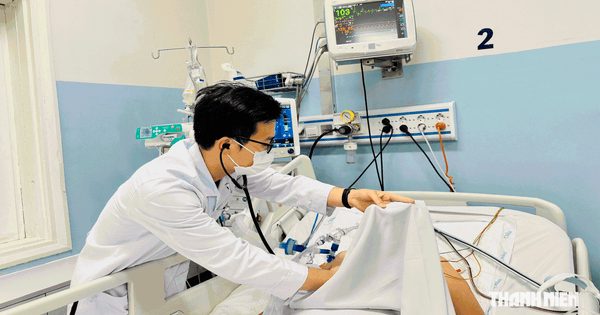 Bác sĩ nội trú cũng phải chờ việc