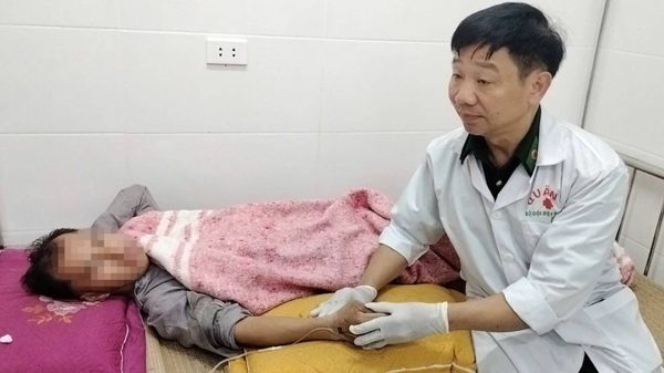 Bác sĩ quân y dùng bài thuốc 'độc' cứu sống người đàn ông ăn lá ngón tự tử