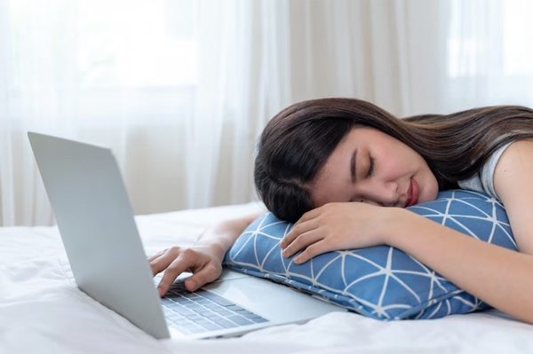 Bác sĩ tiết lộ 1 dấu hiệu khi ngủ trưa cảnh báo bệnh tim tiềm ẩn