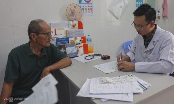 Bác sĩ TP HCM luân phiên về trạm y tế được hỗ trợ đến 30 triệu đồng/tháng