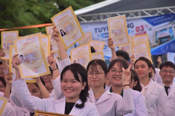 Bác sĩ trẻ ở TPHCM tình nguyện về trạm y tế xa trung tâm