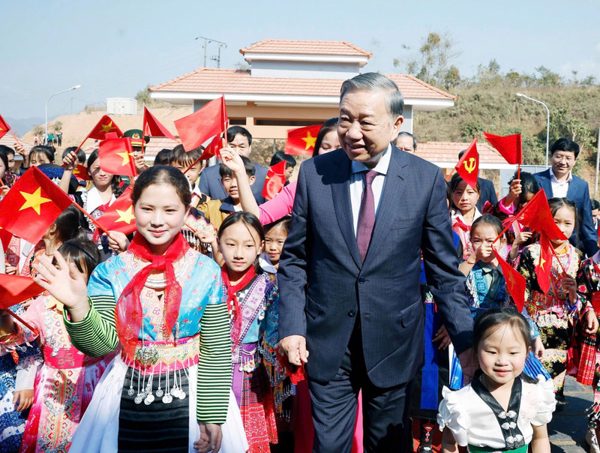 Bài 2: Những ngôi trường thắp sáng vùng biên