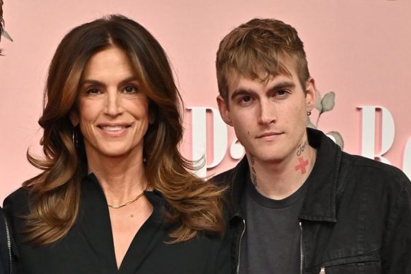 Bài đăng cuối cùng thể hiện sự sợ hãi của con trai Cindy Crawford trước khi qua đời