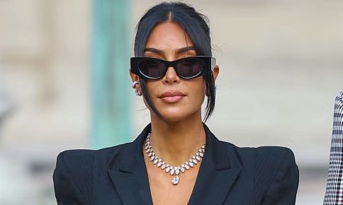Bài đăng 'sống ảo' dẫn nhóm cướp đến tấn công phòng Kim Kardashian