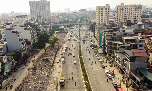 Bãi đỗ xe 4 mặt tiền giữa Vành đai 1 Hà Nội dần thành hình
