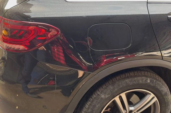 Bài học ứng xử từ vụ Mercedes GLC200 bị cào xước ở Hà Nội