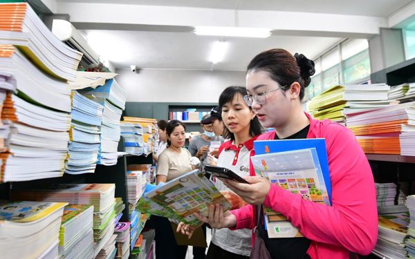 Ban Bí thư lập đoàn giám sát về giáo dục phổ thông, sách giáo khoa