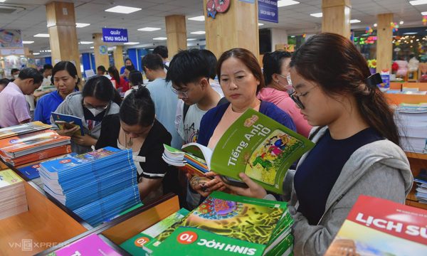 Ban Bí thư lập Đoàn giám sát về sách giáo khoa