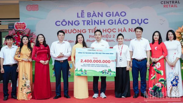 Bàn giao công trình giáo dục trị giá 2,4 tỷ đồng cho Trường tiểu học Hà Nam phân hiệu 2