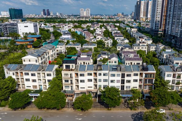 Bán hai căn nhà ở Hà Nội giá 110 cây vàng, khi tranh chấp vợ nói chồng tự ý bán