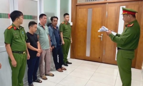Bán hơn 42.000 bình gas giả ra thị trường, 10 người bị khởi tố