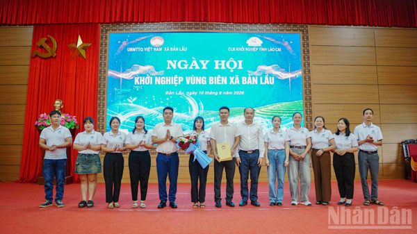 Bản Lầu ra mắt tổ hợp tác, câu lạc bộ khởi nghiệp bán hàng trên nền tảng số