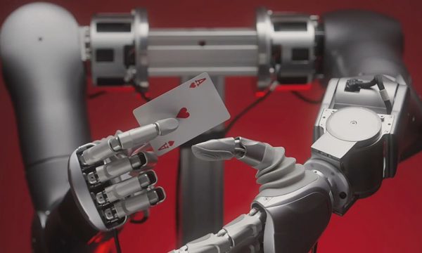 Bàn tay robot biết làm ảo thuật