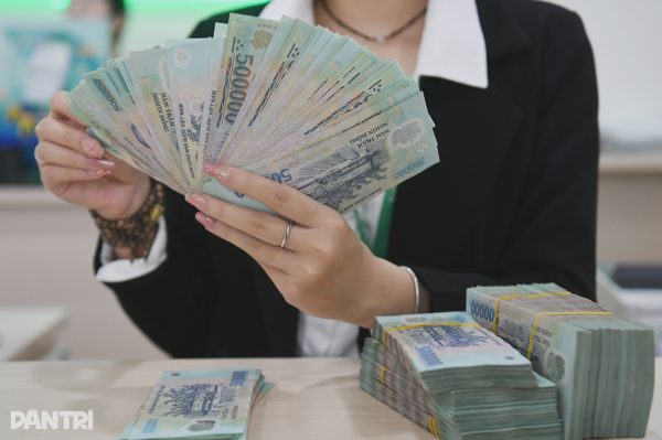 Bản tin tài chính 28/9: Lãi suất liên ngân hàng giảm mạnh; giá dầu tăng