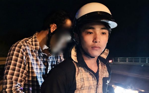Bán vé số dạo, chơi game hết tiền, thanh niên 18 tuổi cướp xe ôm