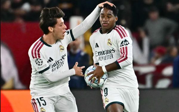 Bảng xếp hạng UEFA Champions League: 9 đội toàn thắng, Man United trong nhóm đá play-off
