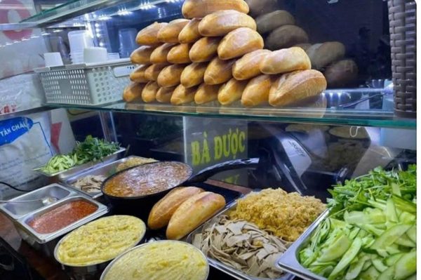 Bánh mì Bà Được xin lỗi sau vụ 167 người nhập viện