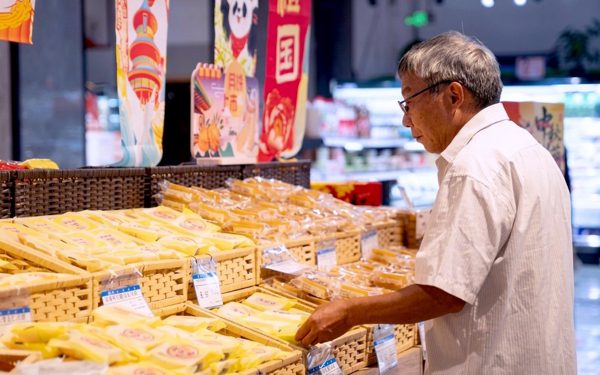 Bánh trung thu ở Trung Quốc ế ẩm, giảm quy mô gần 50%