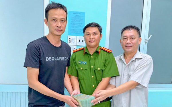 Báo công an khi tài khoản bất ngờ nhận hơn 360 triệu đồng
