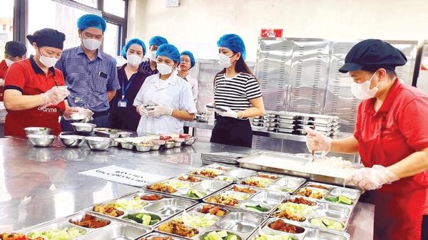 Bảo đảm chất lượng bữa ăn bán trú