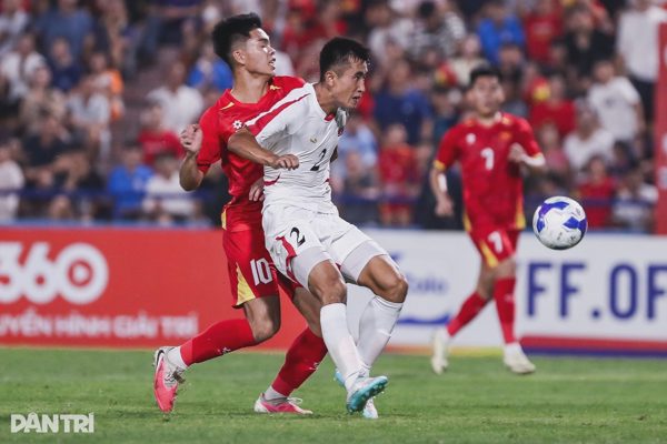 Báo Malaysia không tin nổi tình cảnh khó khăn của U20 Việt Nam