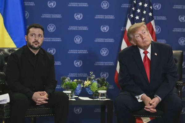 Báo Mỹ: Ông Zelensky bị chỉ trích vì đáp trả ông Trump