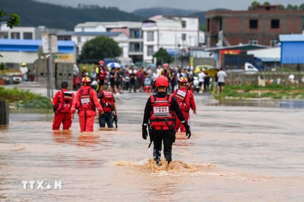 Bão Narra đổ bộ Trung Quốc, nhiều khu vực nâng mức cảnh báo lũ lụt