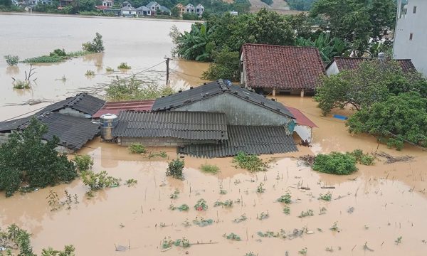 Bão Narra suy yếu thành áp thấp nhiệt đới