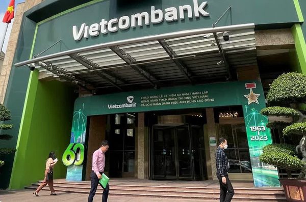 Báo quốc tế nói về kế hoạch huy động gần 7 tỷ USD của ngân hàng Việt