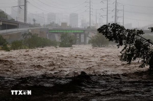 Bão Simon liên tiếp gây thiệt hại về người tại Mexico