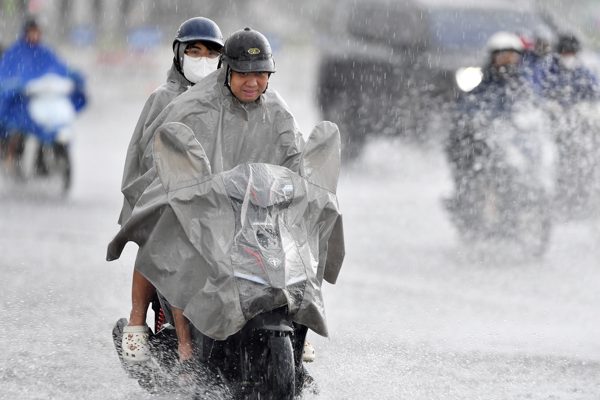 Bão số 4 có thể hình thành, hướng vào Đông Bắc Bộ, miền Bắc mưa lớn trở lại