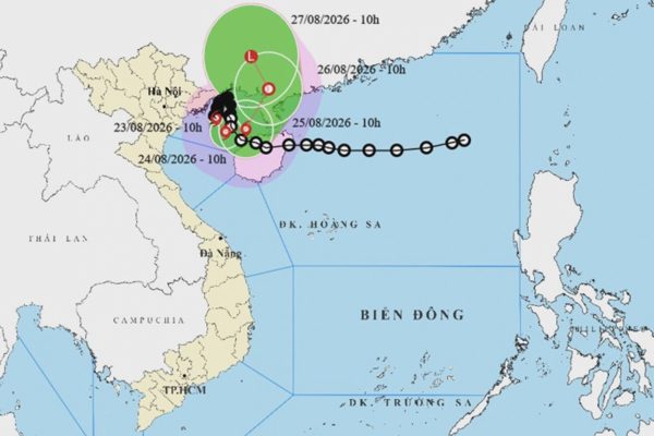 Bão số 4 có thể mạnh lên cấp 9, tiếp tục “quẩn quanh” ở Vịnh Bắc Bộ
