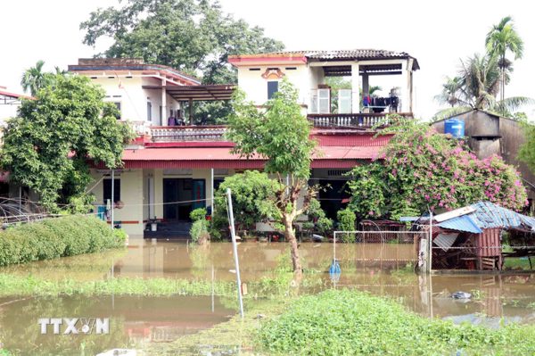 Bão số 4: Mực nước sông Cầu vượt báo động 2, nước sông Kỳ Cùng giảm nhẹ