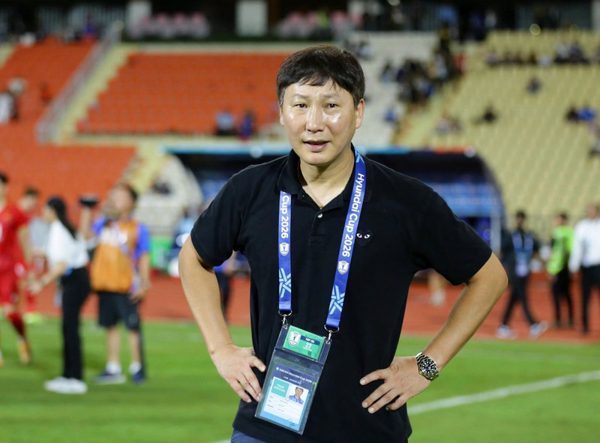 Báo Thái Lan: ‘HLV Kim Sang-sik là tướng tài thực sự’