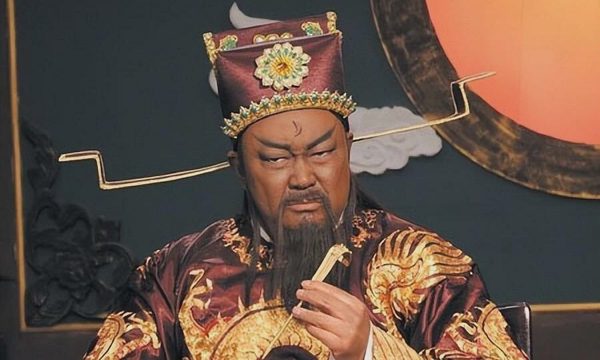 'Bao Thanh Thiên' Kim Siêu Quần ở ẩn