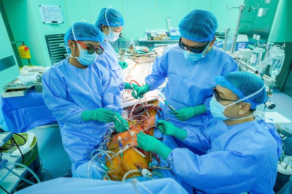Bảo tồn van tự nhiên cho người bệnh hở van hai lá nặng bằng phẫu thuật nội soi